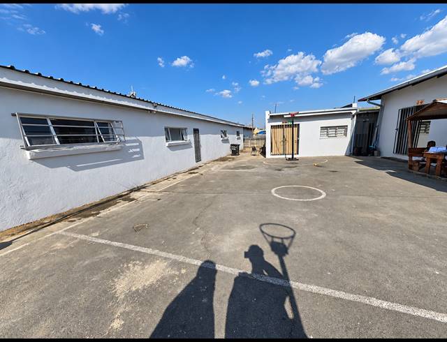 M² INVESTMENT FOR SALE IN PRIMROSE
